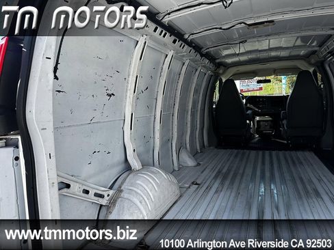 Used 2019 Chevrolet Express 2500 Extended image 19
