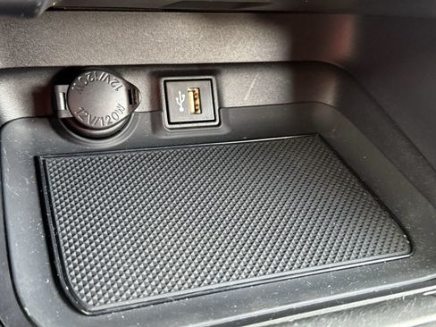 Used 2024 Toyota RAV4 LE FWD image 6
