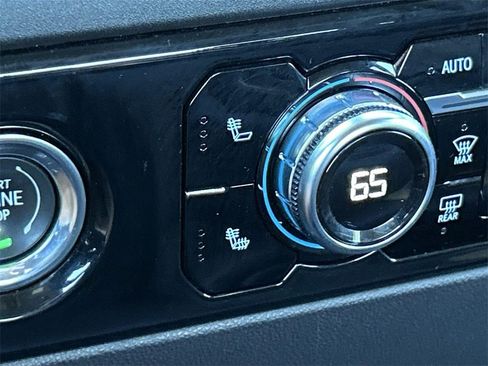 Used 2024 GMC Sierra 1500 SLT image 17