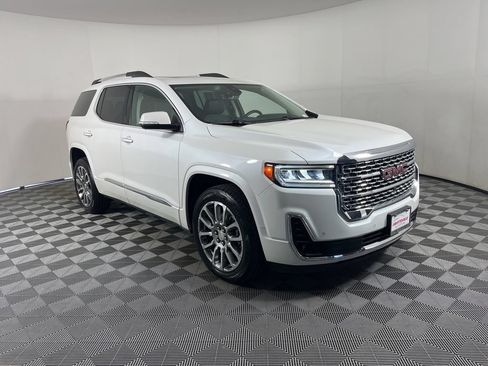 Used 2023 GMC Acadia Denali w/ Denali Ultimate Package FWD image 13
