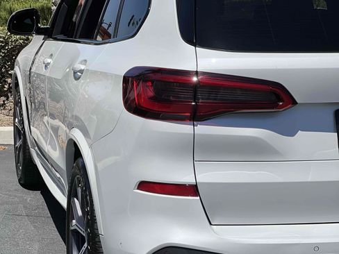 Used 2019 BMW X5 xDrive50i w/ M Sport Package AWD/4WD image 26
