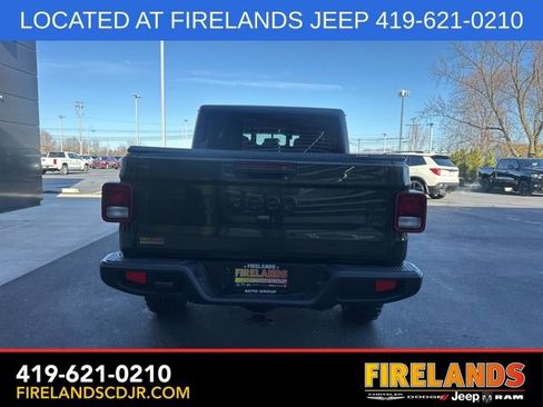 Used 2023 Jeep Gladiator Willys image 7