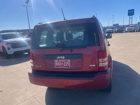 Used 2012 Jeep Liberty Sport image 12