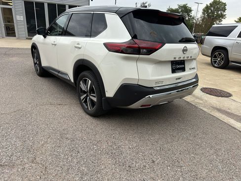 Certified 2023 Nissan Rogue Platinum w/ Platinum Premium Package image 5