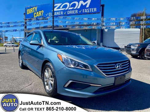 Used 2017 Hyundai Sonata SE image 1
