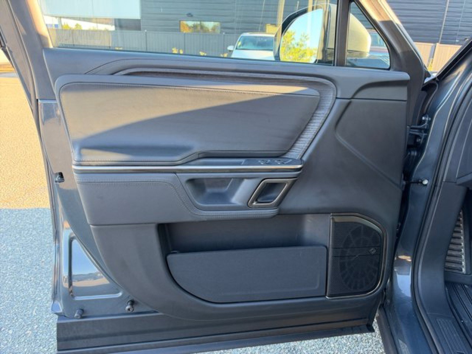 Used 2023 Rivian R1T Adventure Dual AWD/4WD image 21