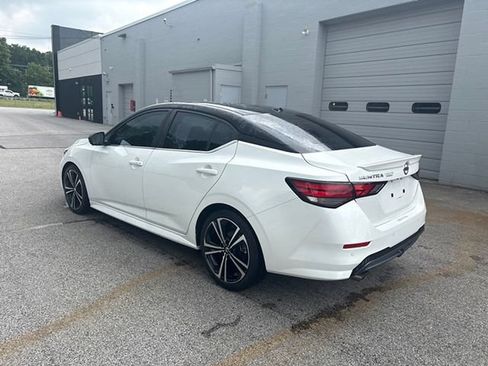 Used 2022 Nissan Sentra SR w/ SR Premium Package FWD image 10