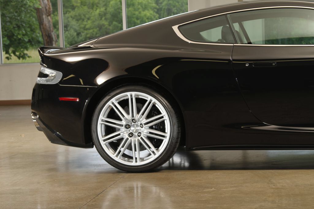 Used 2009 Aston Martin DBS Coupe RWD image 14