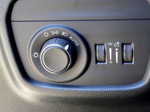 New 2025 Jeep Grand Cherokee Laredo w/ Luxury Tech Group I image 16