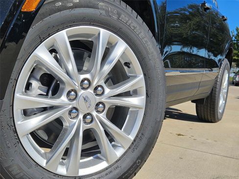 New 2026 Cadillac XT5 Luxury w/ LPO, Floor Liner Package FWD image 8