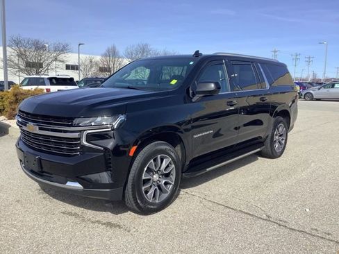 Used 2023 Chevrolet Suburban LT image 1