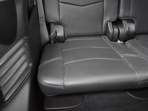 Used 2017 Cadillac Escalade Luxury image 49