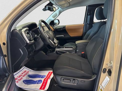 Used 2020 Toyota Tacoma 4x4 Access Cab image 10