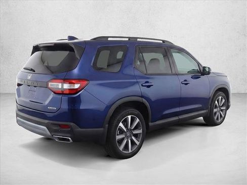 Used 2024 Honda Pilot Touring image 7