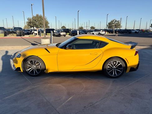 Used 2021 Toyota Supra w/ Safety & Technology Package image 2