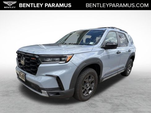 Used 2023 Honda Pilot TrailSport image 1