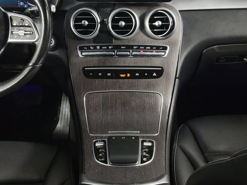Used 2021 Mercedes-Benz GLC 300 4MATIC w/ Premium Package image 24