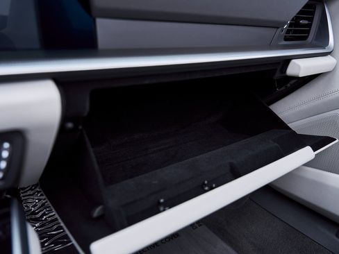 Used 2021 Porsche 911 Turbo S image 75