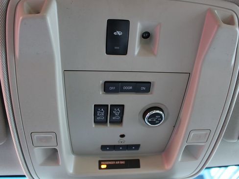 Used 2015 Cadillac Escalade ESV Premium image 60