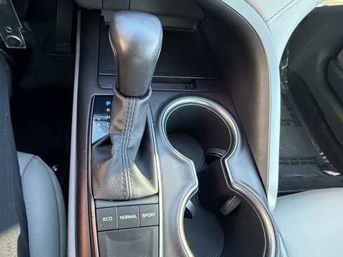 Used 2023 Toyota Camry SE image 12