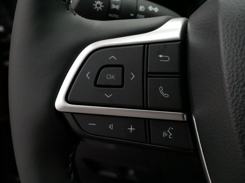 Certified 2026 Toyota Highlander Limited image 27