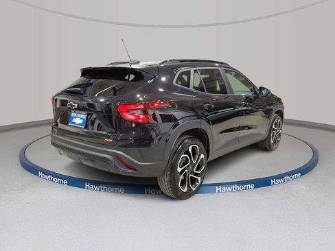 Used 2024 Chevrolet Trax RS w/ Sunroof Package image 6