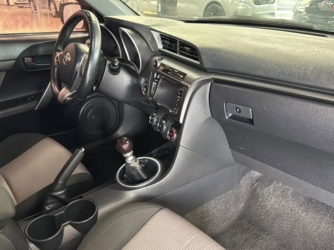 Used 2015 Scion tC image 9