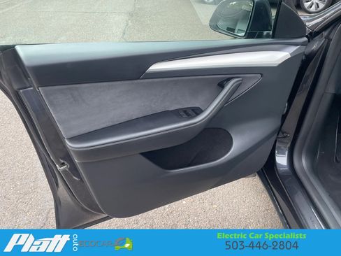 Used 2024 Tesla Model Y Long Range AWD/4WD image 21