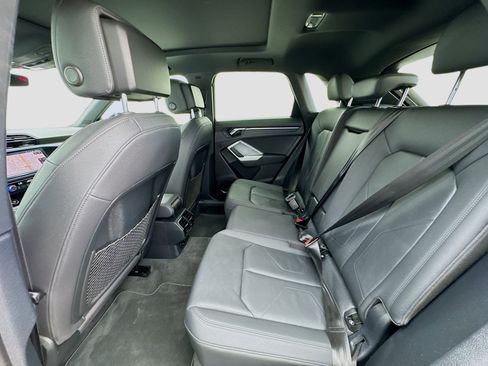 Used 2021 Audi Q3 2.0T Premium Plus w/ Premium Plus Package image 16