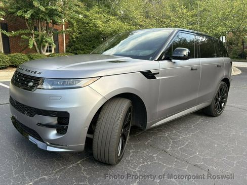 Used 2025 Land Rover Range Rover Sport Dynamic SE AWD/4WD image 3
