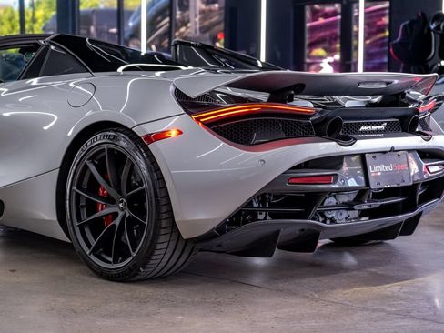 Used 2020 McLaren 720S Spider RWD image 4