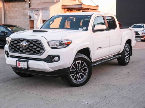 Certified 2021 Toyota Tacoma TRD Sport w/ Technology Package RWD image 1