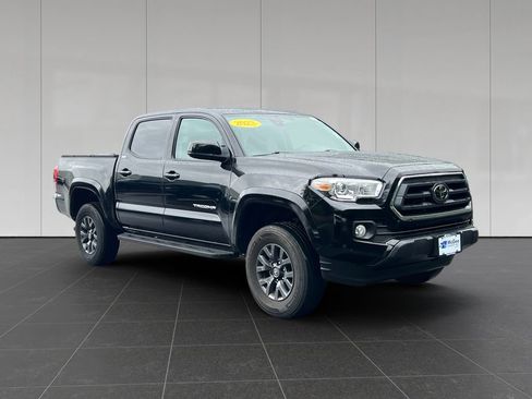 Used 2023 Toyota Tacoma SR5 AWD/4WD image 7