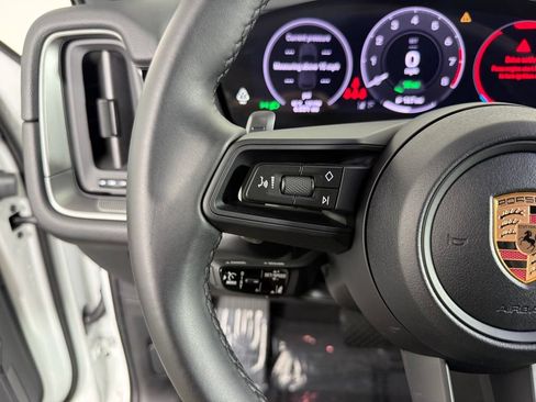 Certified 2026 Porsche Cayenne E-Hybrid AWD/4WD image 25
