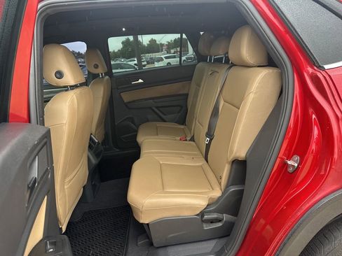 Used 2020 Volkswagen Atlas Cross Sport SE FWD image 16
