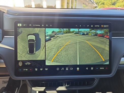 Used 2025 Rivian R1S Adventure image 12