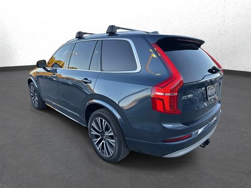 Used 2022 Volvo XC90 T6 Momentum image 5