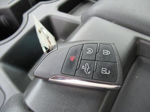 Used 2024 GMC Sierra 1500 Elevation image 27