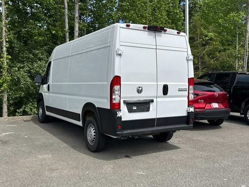 Used 2025 RAM ProMaster 2500 w/ Convenience Group FWD image 8