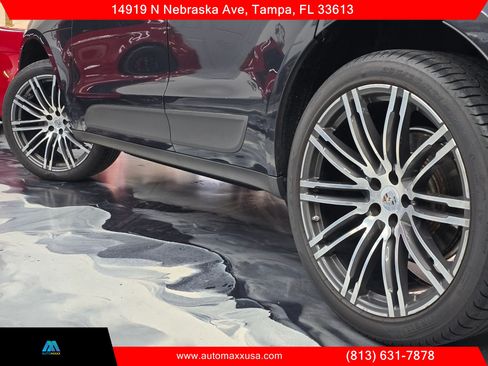 Used 2017 Porsche Macan w/ Driver Memory Package AWD/4WD image 3