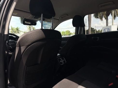 Used 2023 Kia Sorento LX FWD image 23