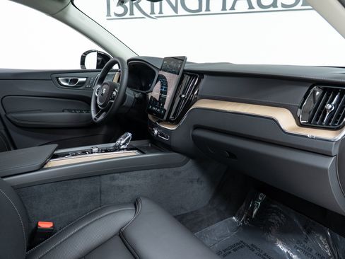 New 2026 Volvo XC60 B5 Ultra w/ Climate Package image 21
