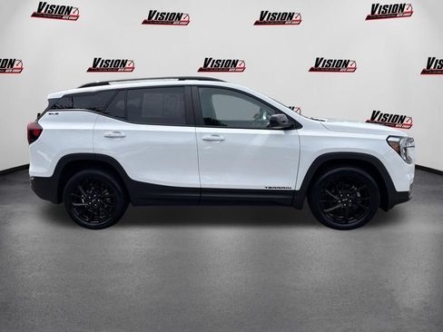 Used 2024 GMC Terrain SLE w/ Driver Convenience Package AWD/4WD image 4