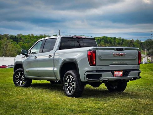 Used 2024 GMC Sierra 1500 AT4 w/ Technology Package AWD/4WD image 8