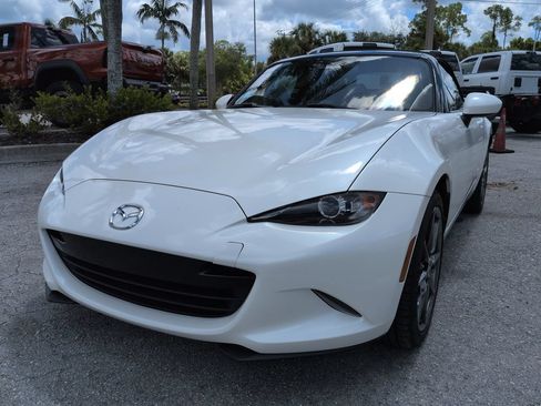 Used 2019 MAZDA MX-5 Miata Grand Touring RWD image 9