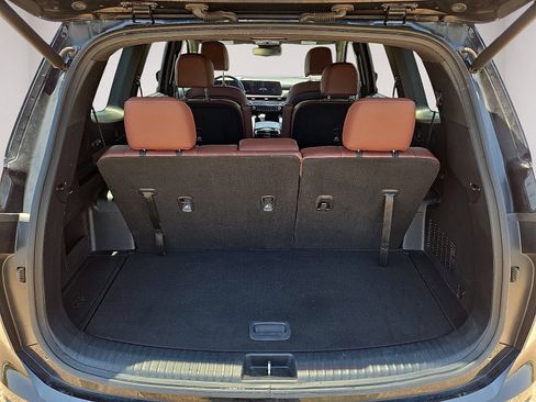 Used 2023 Kia Telluride EX w/ EX Captain's Chair Package FWD image 12