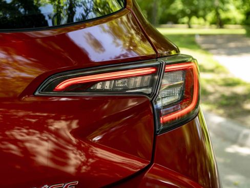 Used 2020 Toyota Corolla XSE FWD image 13