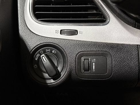 Used 2017 Dodge Journey SE w/ Flexible Seating Group FWD image 17