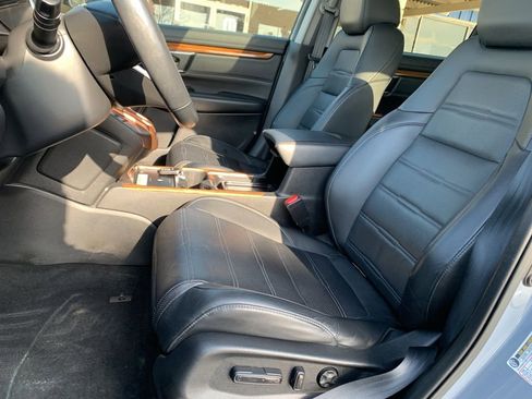 Used 2020 Honda CR-V Touring image 11