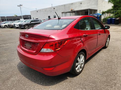 Used 2013 Hyundai Accent GLS w/ Premium Pkg FWD image 4
